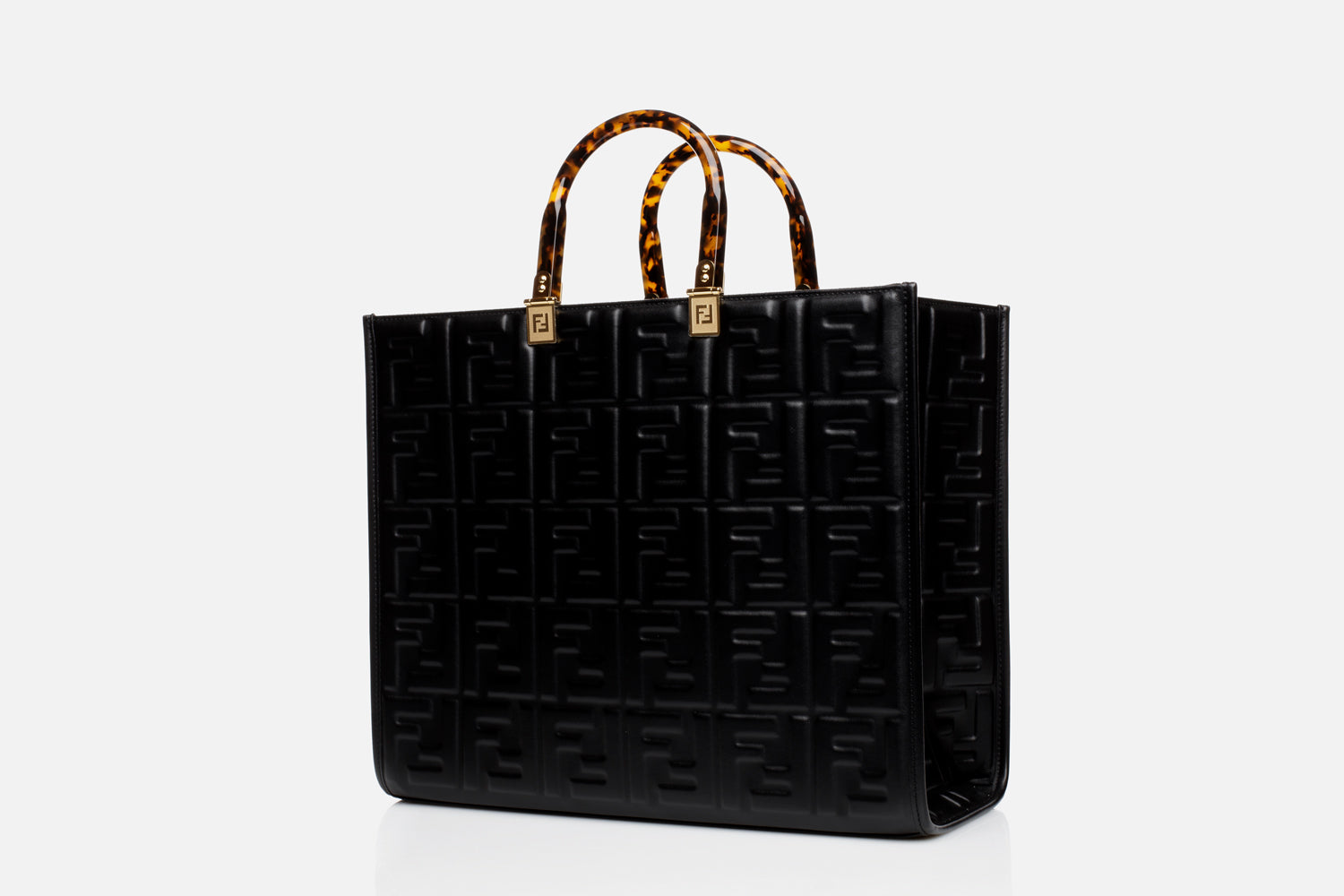 Voel de Italiaanse flair in elke Fendi handtas Sevens bags shoes